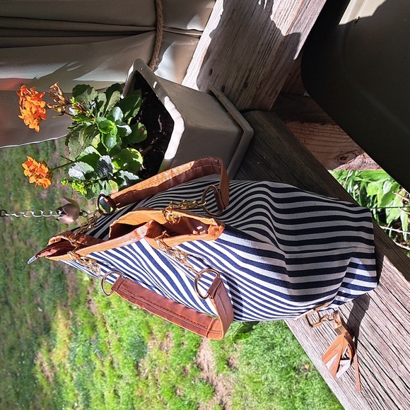 NEW Beach Bag or Shoulder Bag. Screams ☀️ Summer - Picture 5 of 7